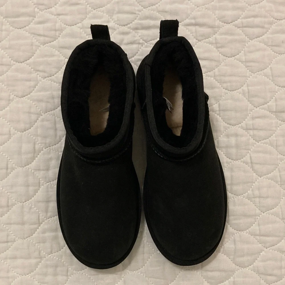 UGG Black Ankle Boots - Picture 4 of 4